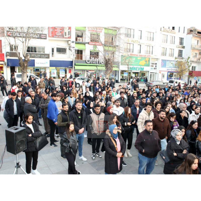 Aksaray'da öğrenciler kazada hayatını kaybeden Mine için toplandı #2