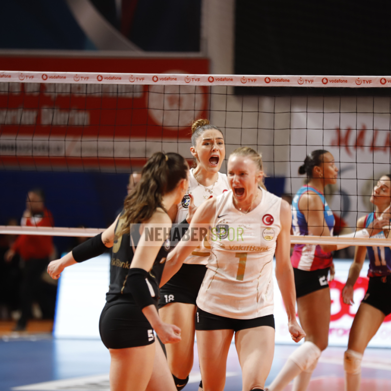 Aksaray'da voleybol rüzgarı ! Vakıfbank Kuzeyboru'yu 3-1 mağlup etti #5