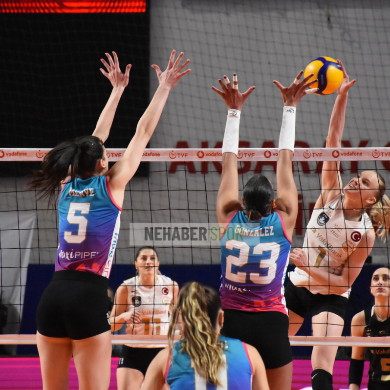 Aksaray'da voleybol rüzgarı ! Vakıfbank Kuzeyboru'yu 3-1 mağlup etti #3