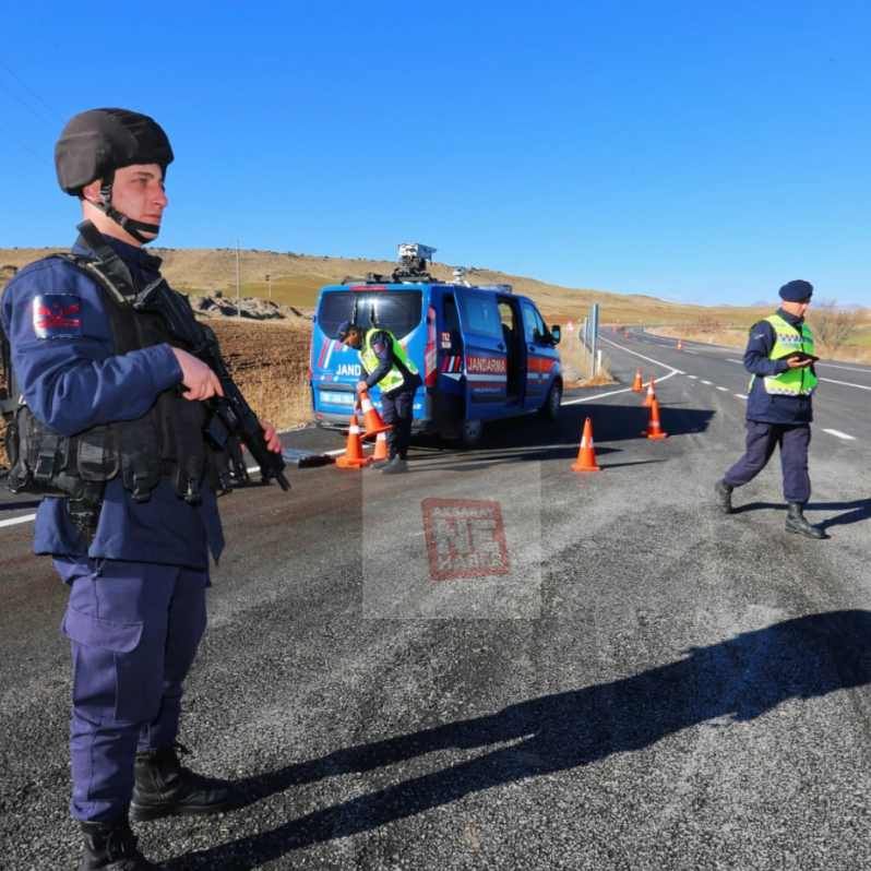 Aksaray'da jandarma ekipleri trafik denetimlerini sıkılaştırdı #6