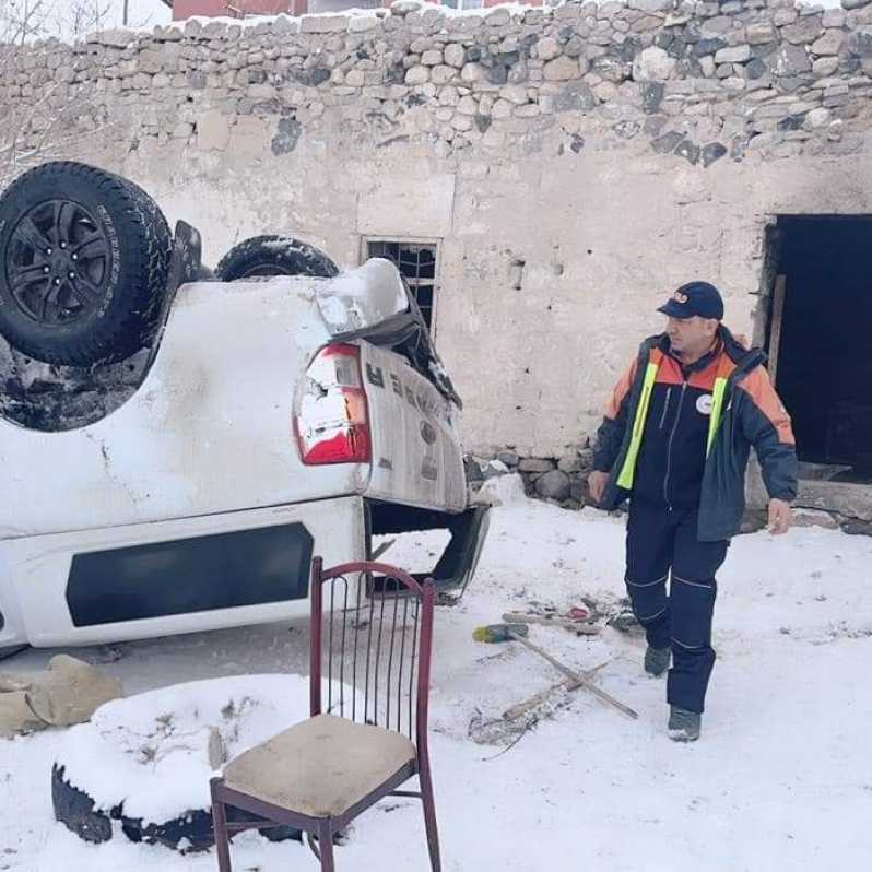 Buzlanma kazaya sebep oldu 2 yaralı #2