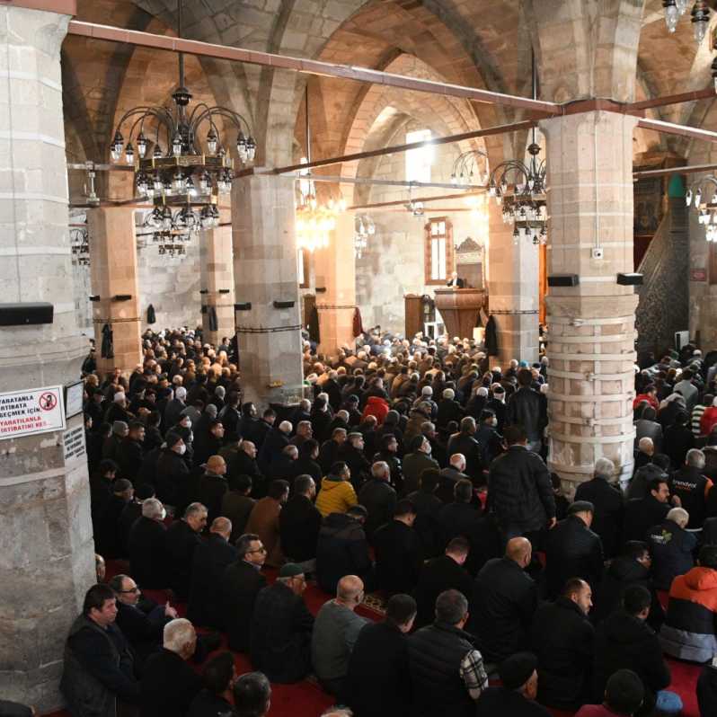 Depremde hayatını kaybedenler için mevlid düzenlendi #1