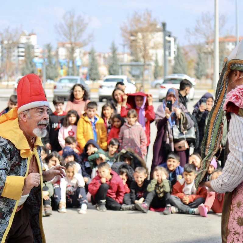 Depremzede çocuklar Aksaray Bilim Merkezinde #1