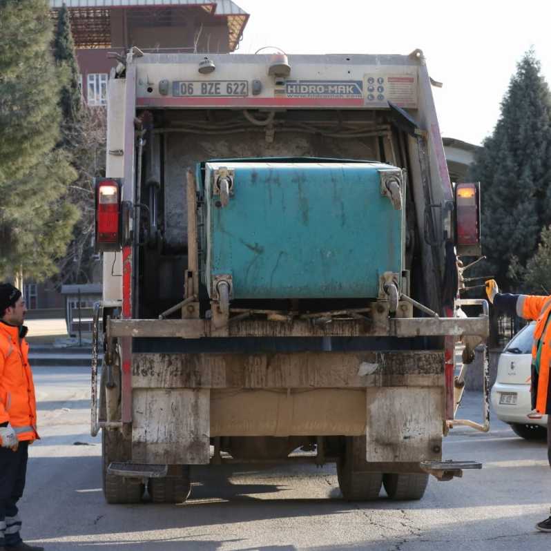 Deprem bölgesinde temizlik çalışmaları sürüyor #2