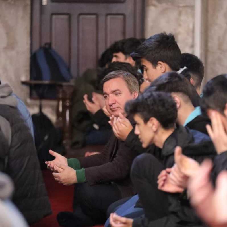 Ulu Cami gençlerle doldu taştı #5