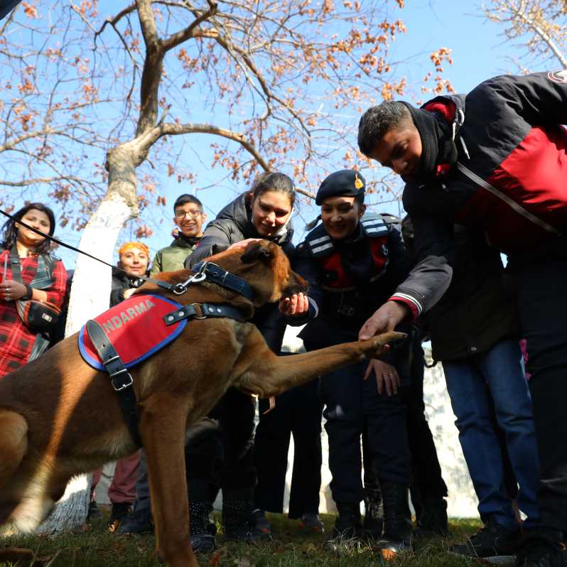 Jandarmadan özel öğrencilere özel program #2