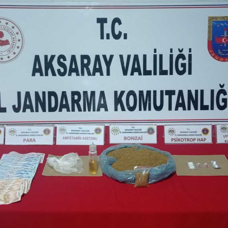 Aksaray'da uyuşturucu ticareti yapan 2 kişi yakalandı #1