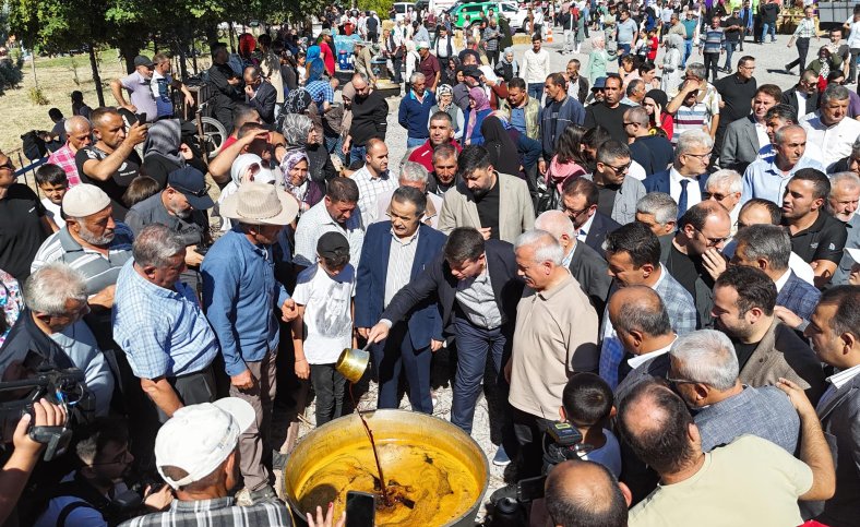 AKSARAY'DA SAZLI SÖZLÜ ÜZÜM VE PEKMEZ FESTİVALİ...