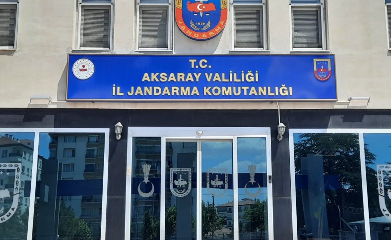 AKSARAY JANDARMASI ÇEŞİTLİ SUÇLARDAN ARANAN 12 KİŞİYİ YAKALADI