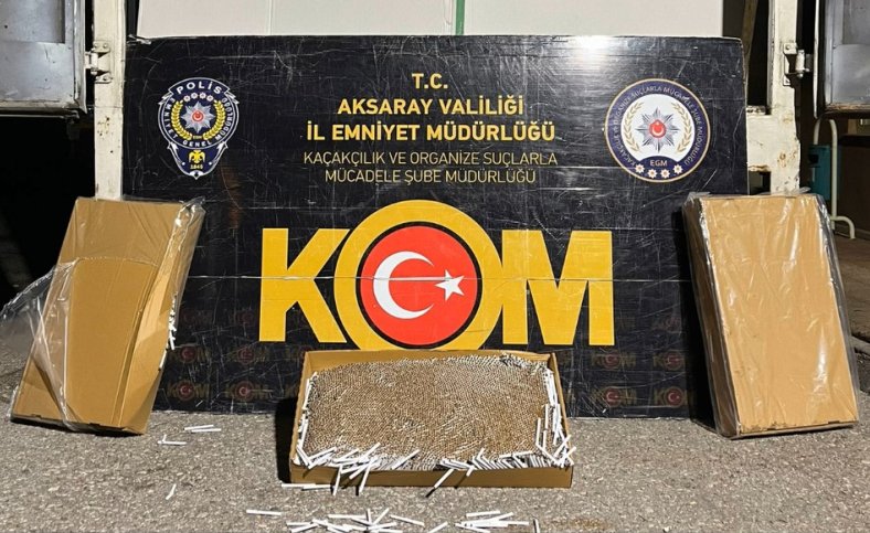 AKSARAY KOM EKİBİ 380 BİN ADET MAKARON ELE GEÇİRDİ